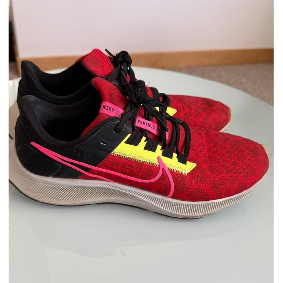 ✨ Poshmark Listing Write-Up (Nike Pegasus 38 Shield | Women’s 10.5 - Picture 1 of 9